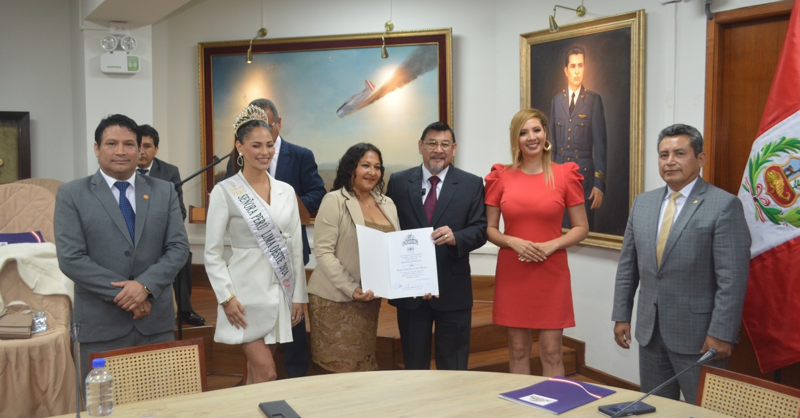 Magda Angélica Cortéz Medina es reconocida en el Congreso de la República por su compromiso social y liderazgo político en el Callao