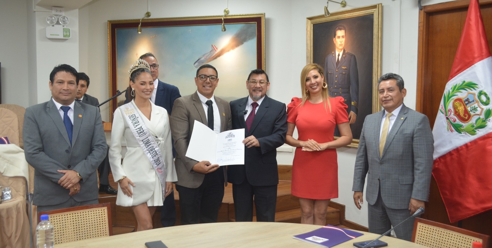 Luis Alberto Nicolás Landauro Ramírez es reconocido en el Congreso de la República por su compromiso incansable con el desarrollo social y comunitario de su distrito