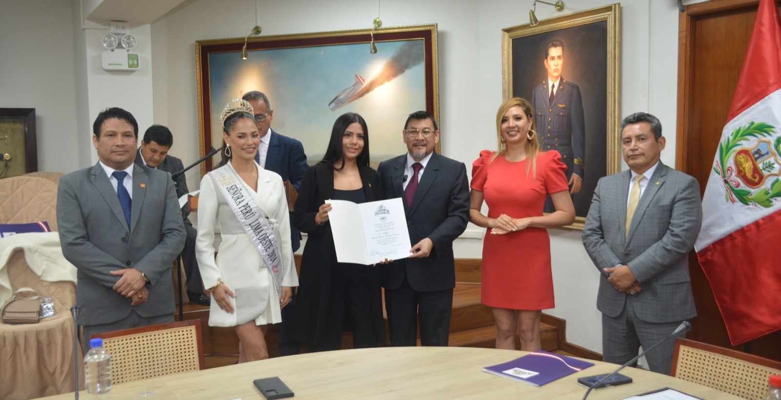 Leslie Norma Makiya Francia es reconocida en el Congreso de la República por su destacada labor jurídica y su compromiso con la administración pública