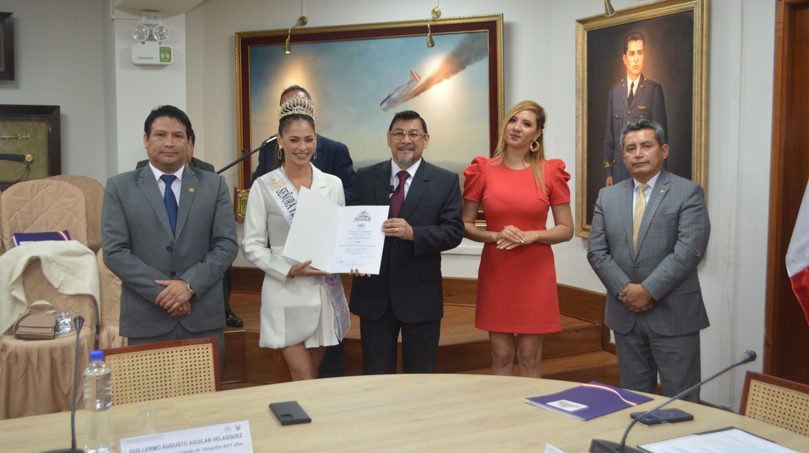 Karem Fiorella Brückmann Bendezú es reconocida en el Congreso de la República como Reina Solidaria con Propósito y Embajadora del Arte y la Belleza con Impacto Social